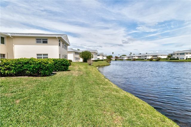 500 Grove Isle Circle 204, Vero Beach, FL 32962