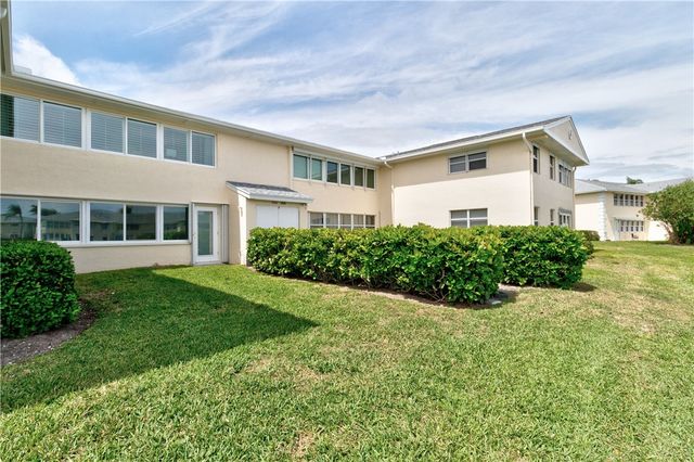 500 Grove Isle Circle 204, Vero Beach, FL 32962