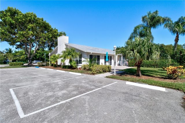 500 Grove Isle Circle 204, Vero Beach, FL 32962