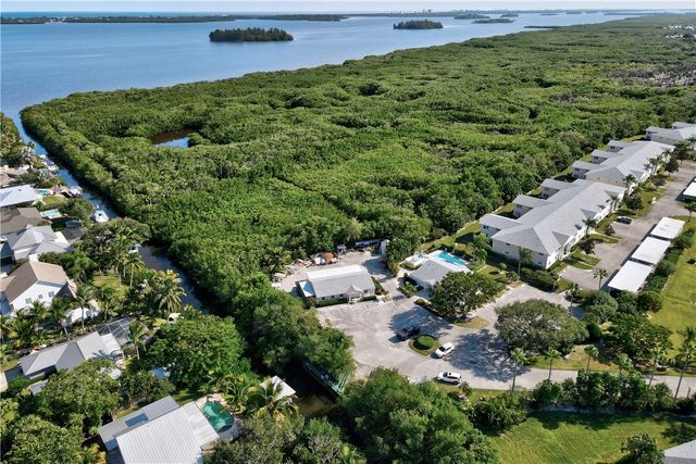 500 Grove Isle Circle 204, Vero Beach, FL 32962