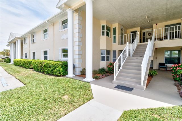 500 Grove Isle Circle 204, Vero Beach, FL 32962