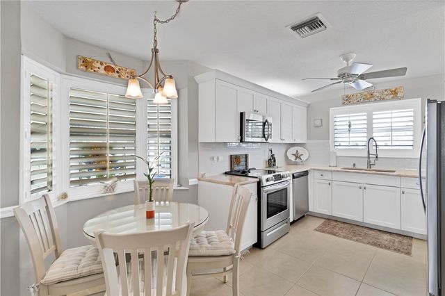 500 Grove Isle Circle 204, Vero Beach, FL 32962