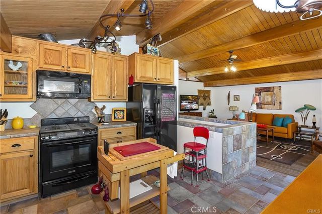 558 Beechnut, Green Valley Lake, CA 92341
