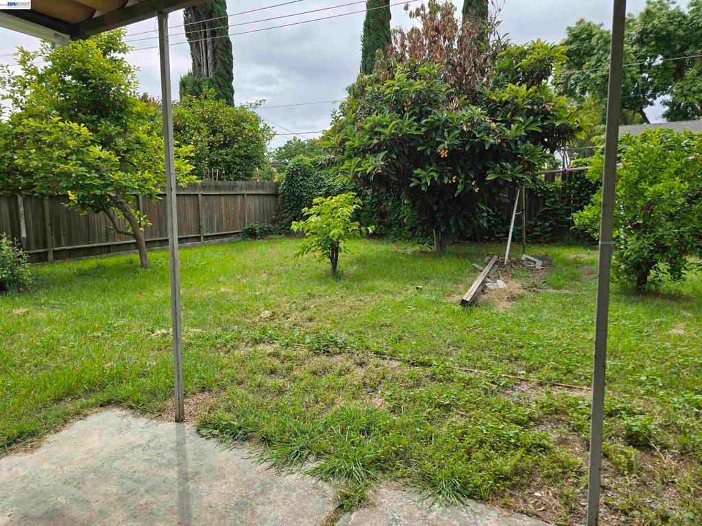 Image 4 of property listing at 6933 Kermit Ln, Stockton, CA 95207