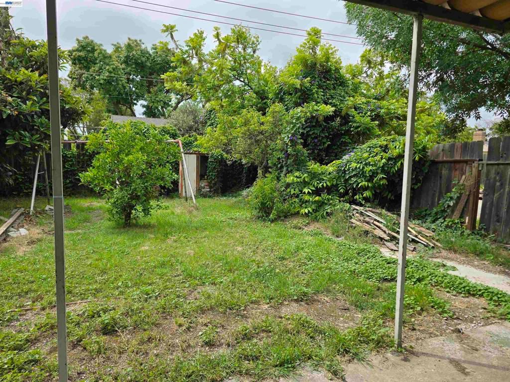 Image 5 of property listing at 6933 Kermit Ln, Stockton, CA 95207