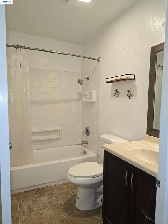 Image 9 of property listing at 6933 Kermit Ln, Stockton, CA 95207