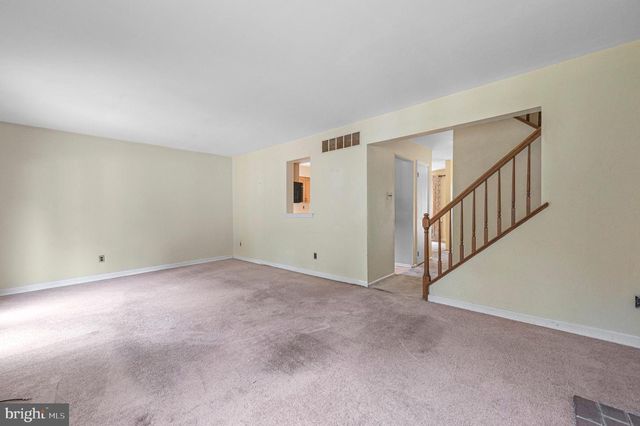 215 GOSHEN RD, Schwenksville, PA 19473
