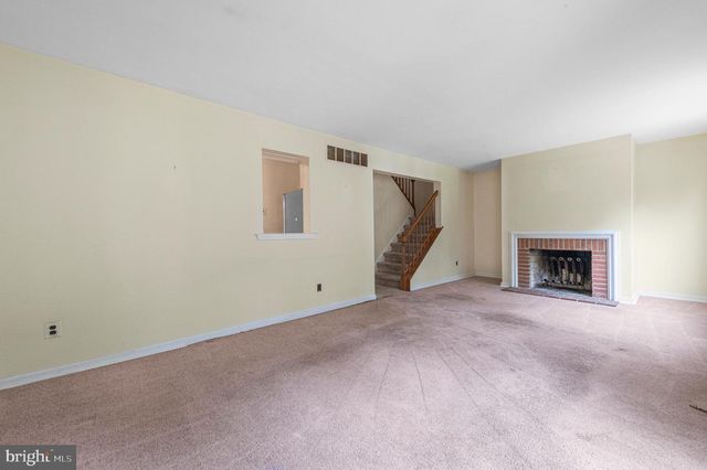 215 GOSHEN RD, Schwenksville, PA 19473