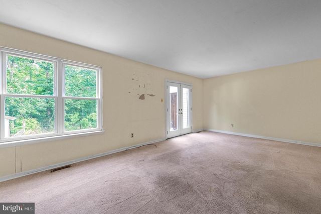 215 GOSHEN RD, Schwenksville, PA 19473