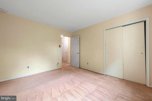 215 GOSHEN RD, Schwenksville, PA 19473
