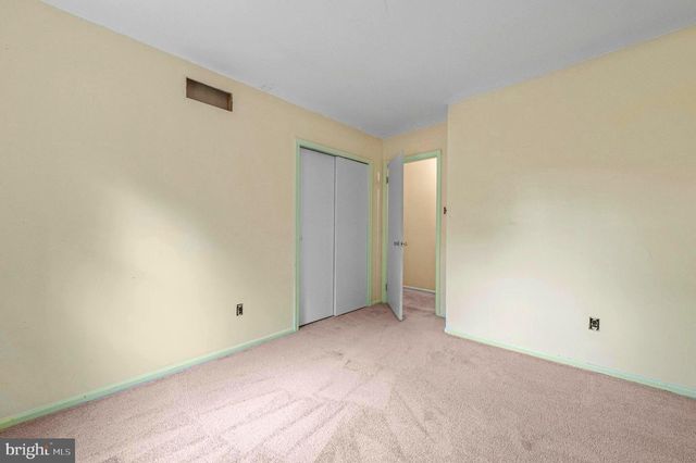215 GOSHEN RD, Schwenksville, PA 19473