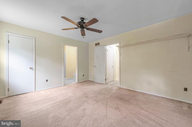 215 GOSHEN RD, Schwenksville, PA 19473