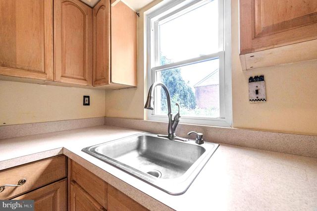 215 GOSHEN RD, Schwenksville, PA 19473