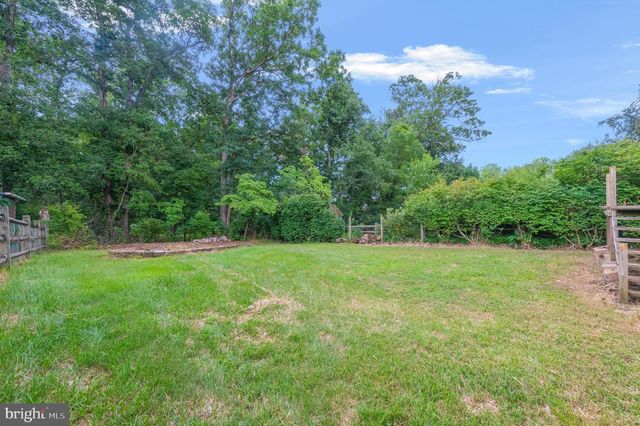 215 GOSHEN RD, Schwenksville, PA 19473