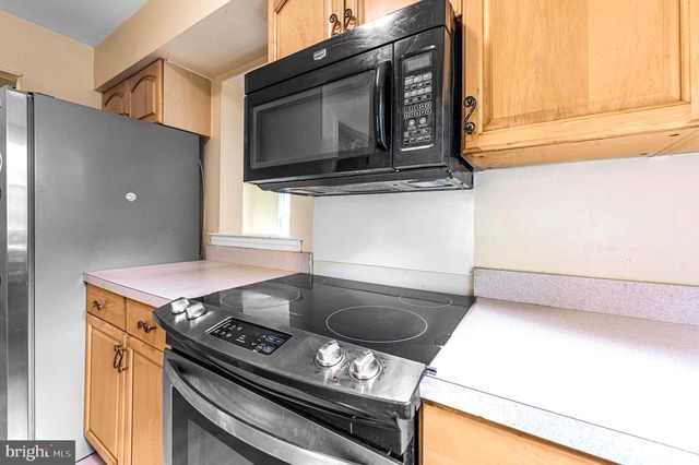 215 GOSHEN RD, Schwenksville, PA 19473