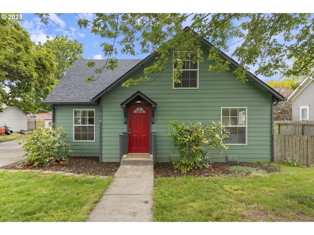 518 S MERIDIAN St, Newberg, OR 97132