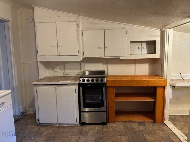 615 E 8th Street, Anaconda, MT 59711