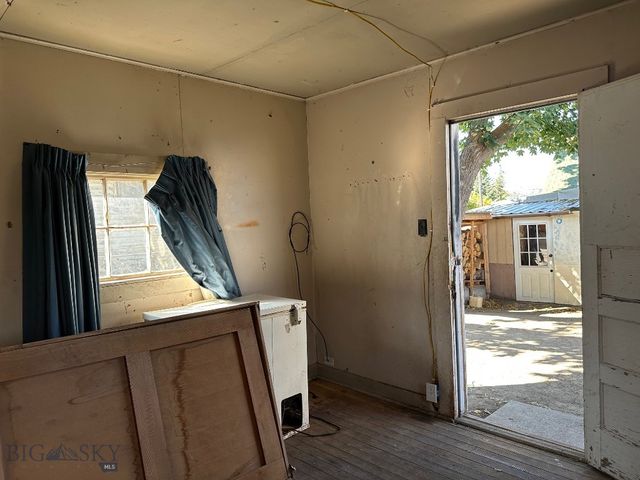 615 E 8th Street, Anaconda, MT 59711