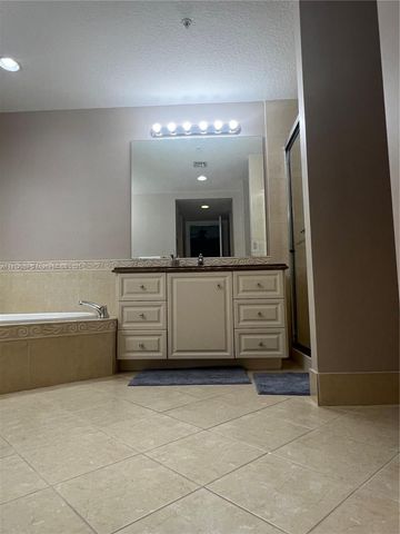 37 E Harbour Isle Dr E 206, Fort Pierce, FL 34949