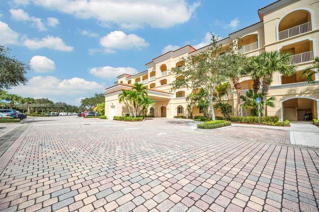 37 E Harbour Isle Dr E 206, Fort Pierce, FL 34949