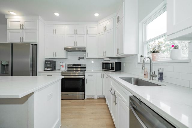 319 Coral Reef Street, Gun Barrel City, TX 75156