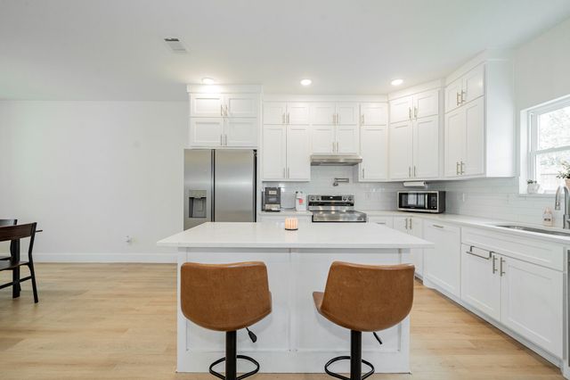 319 Coral Reef Street, Gun Barrel City, TX 75156