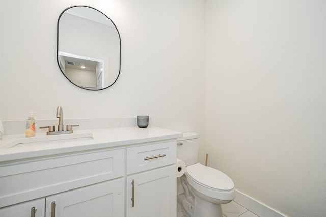 319 Coral Reef Street, Gun Barrel City, TX 75156