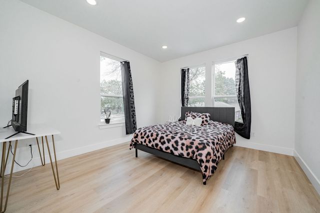 319 Coral Reef Street, Gun Barrel City, TX 75156