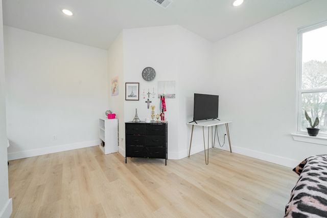 319 Coral Reef Street, Gun Barrel City, TX 75156