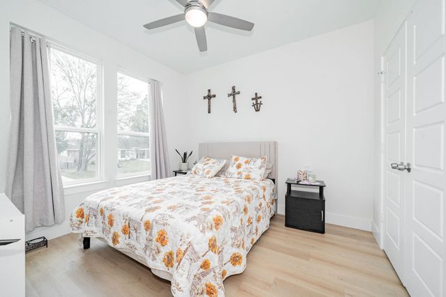 319 Coral Reef Street, Gun Barrel City, TX 75156