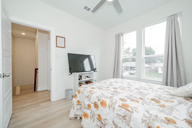 319 Coral Reef Street, Gun Barrel City, TX 75156