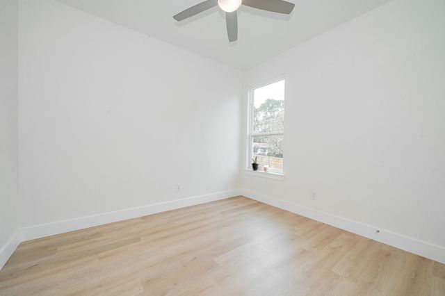 319 Coral Reef Street, Gun Barrel City, TX 75156