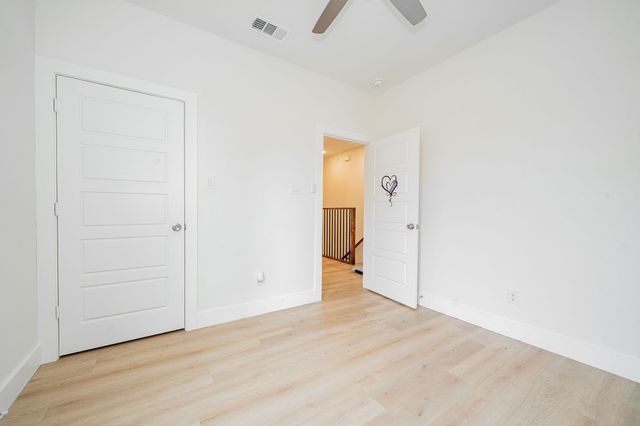 319 Coral Reef Street, Gun Barrel City, TX 75156