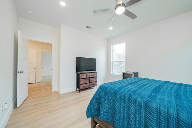 319 Coral Reef Street, Gun Barrel City, TX 75156