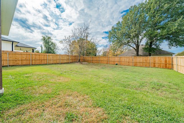 319 Coral Reef Street, Gun Barrel City, TX 75156