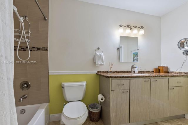 8270 SW 170th St, Palmetto Bay, FL 33157