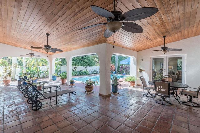 8270 SW 170th St, Palmetto Bay, FL 33157