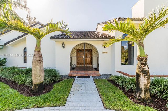 8270 SW 170th St, Palmetto Bay, FL 33157