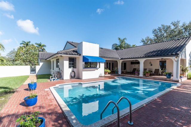 8270 SW 170th St, Palmetto Bay, FL 33157