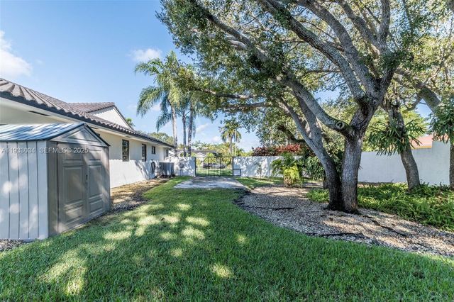 8270 SW 170th St, Palmetto Bay, FL 33157