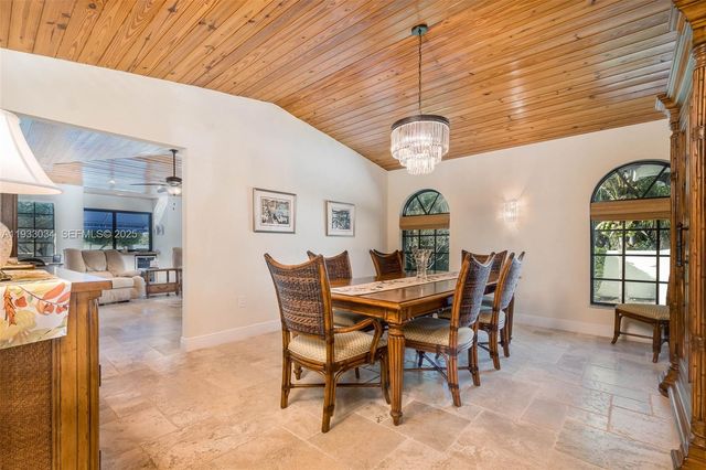 8270 SW 170th St, Palmetto Bay, FL 33157