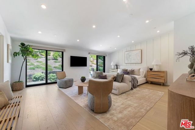 20226 Lorenzana Drive, Woodland Hills, CA 91364