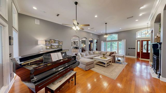 109 Buckhead Drive, Headland, AL 36345