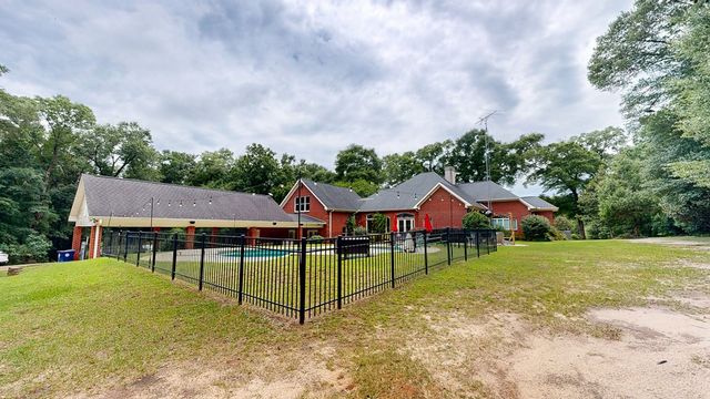 109 Buckhead Drive, Headland, AL 36345