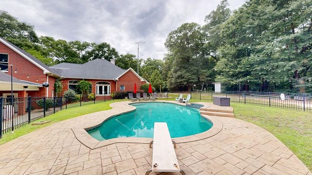 109 Buckhead Drive, Headland, AL 36345
