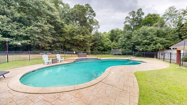 109 Buckhead Drive, Headland, AL 36345