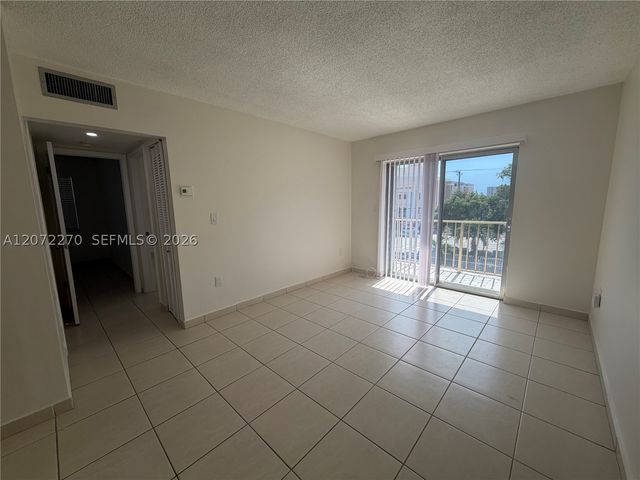 1661 SW 3rd St 19, Miami, FL 33135