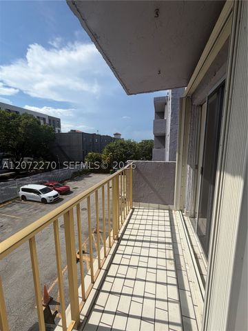 1661 SW 3rd St 19, Miami, FL 33135