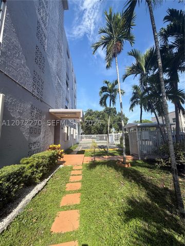 1661 SW 3rd St 19, Miami, FL 33135