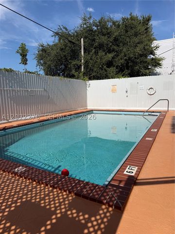 1661 SW 3rd St 19, Miami, FL 33135